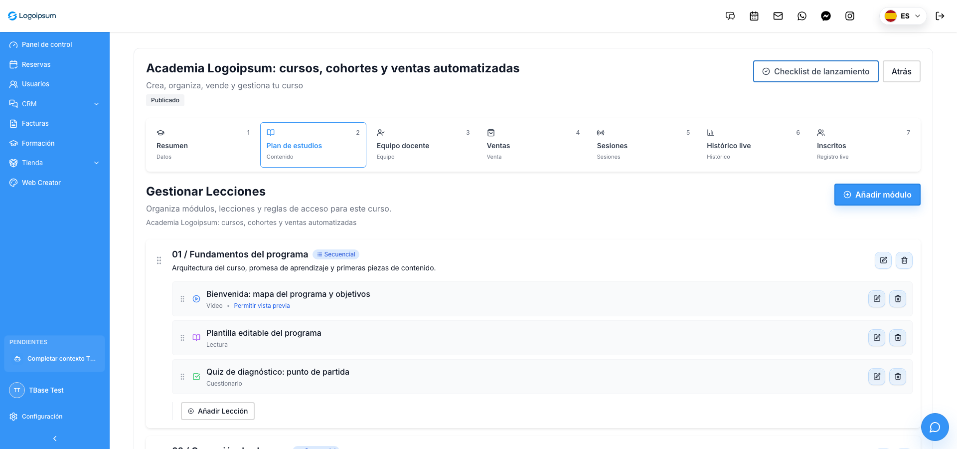 Captura real del constructor de cursos de TBase con módulos, lecciones y quiz